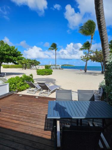 Tekila Beach, appt-condo au bord de mer a Baie Nettle, Saint-Martin SXM