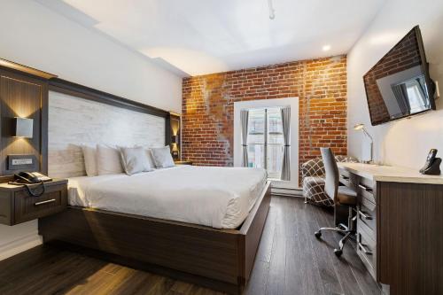 Deluxe Room / Kitchenette / Animals Permitted on 1st floor ($) image 2