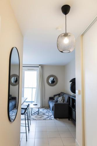 Charmant studio en résidence avec parking (Charmant studio en residence avec parking) in 比西聖喬治