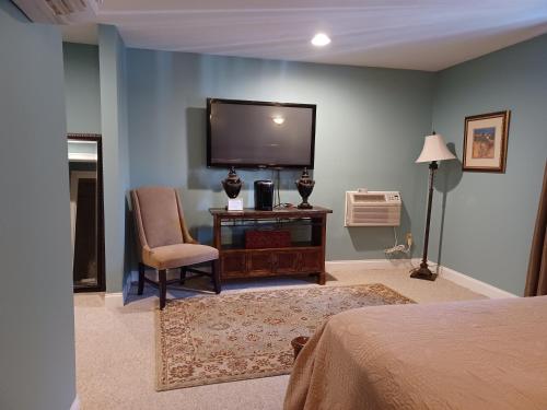 Natchez Manor Bed & Breakfast - image 3