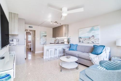 Boutique Vacation Rental Complex At Beach