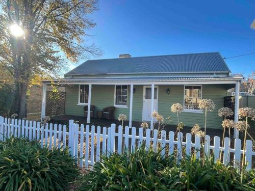 . Mimosa Cottage