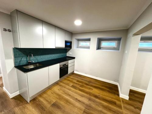 Relax and Explore Lisbon Suites and Rooms 1