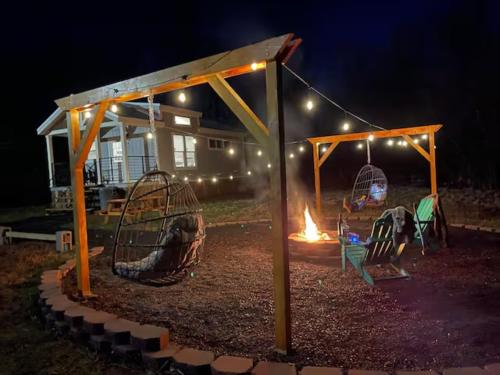 . Charming Tiny Home! Close to Oxford, Sardis Lake, Safari Animal Zoo