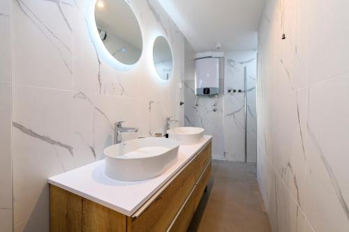 Two-Bedroom Apartment image 7