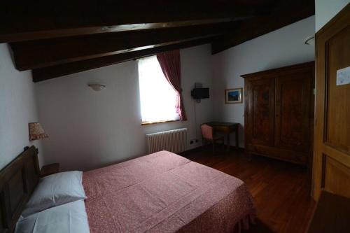 Double or twin room, external bathroom