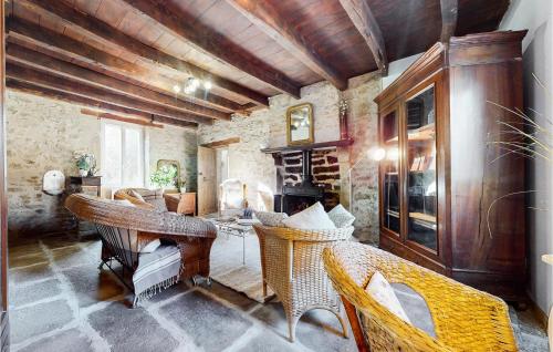 Cozy Home In St-hilaire-le-chteau With Sauna