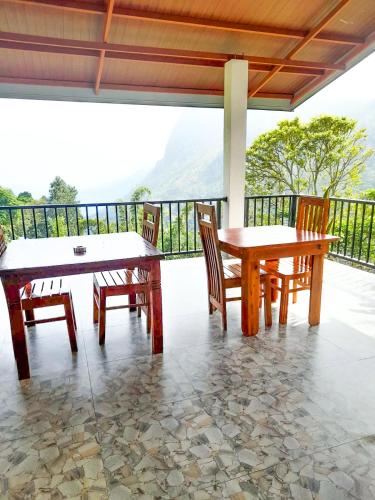 Double Room with Ella Rock View - Middle Floor image 10