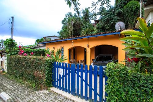 Casa Charmosa Ilhabela 3 quartos 3 banheiros in Praia Itaquanduba