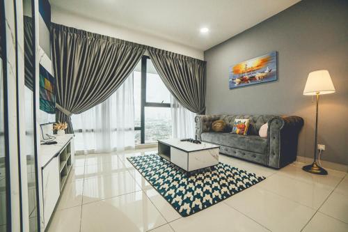 Midvalley JB Mosaic Southkey Modern Sence 3BR 8pax by Our Stay