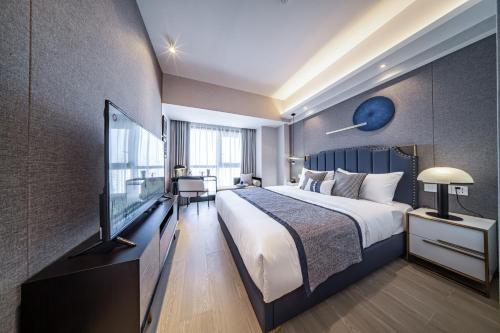 1 queen bed