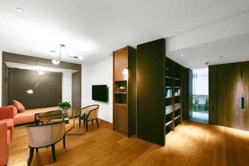 Hotel Kapok Shenzhen HouHai (Close to Shenzhen Bay)