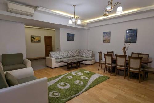 Charming 2bd/2bath in the heart of Cascade