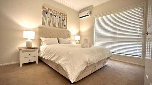 Perfect North Brisbane Retreat 4 bed