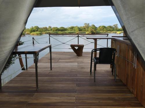 Skats, Mobola Island Lodge in Divundu