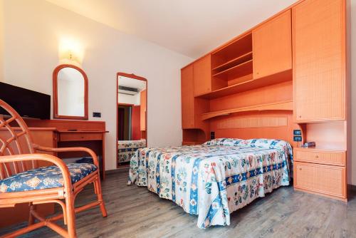 2 twin beds