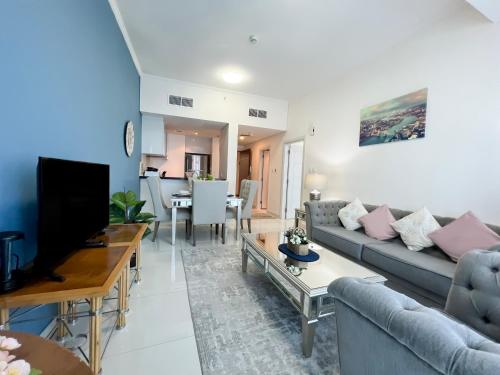 Luton Vacation Homes -sea view -Damac Heights, Dubai Marina -90AB2, Dubai (photo 3)