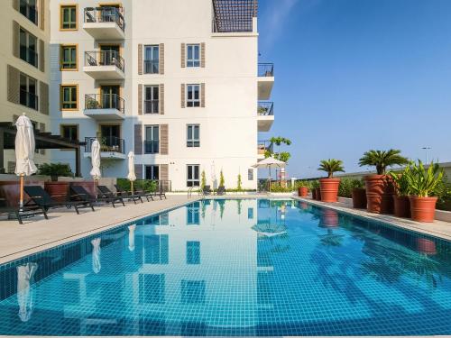 Swimming pool, Beautiful 1 bedroom in Port De La Mer near Nikki Beach Dubai