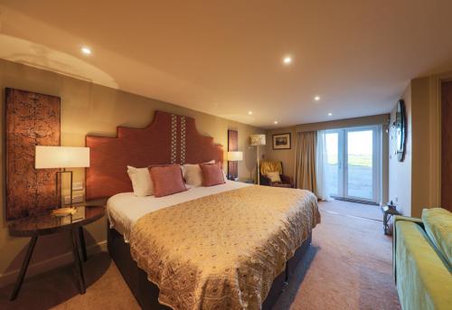 The Pheasant Pub at Gestingthorpe Stylish Boutique Rooms in The Coach House