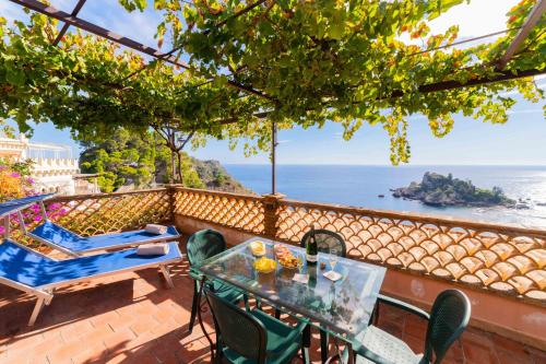 Mendolia Beach Hotel - image 11