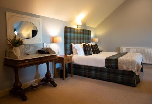 The Pheasant Pub at Gestingthorpe Stylish Boutique Rooms in The Coach House