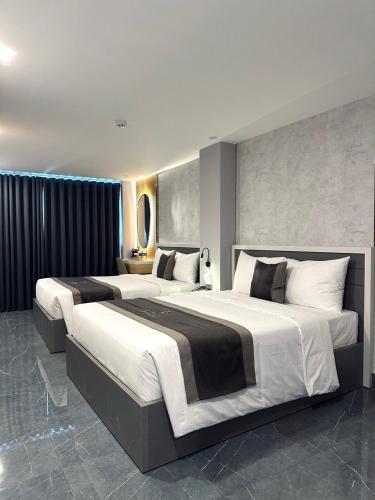 3 double beds