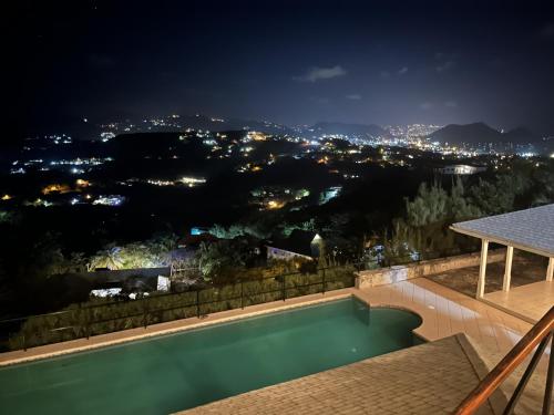 ทัศนียภาพ, Zephyr Hill - 4 bedroom Villa with awe inspiring views villa in แคพ เอสเตท