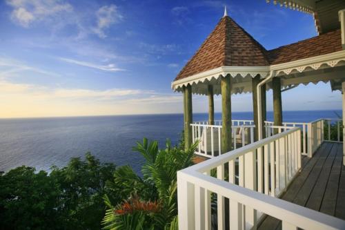 Beautiful cliffside 3 bedroom villa - Saline Reef villa