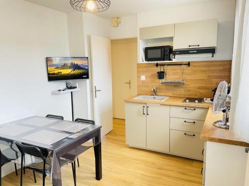 Cocina, LAppart de Gauche Confort en ville avec parking privé (LAppart de Gauche Confort en ville avec parking prive) in Le Creusot