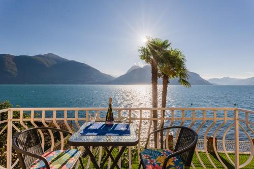 Apartment with Lake View