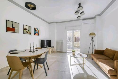 Spacious 1 bedroom apartment in the center, Atény