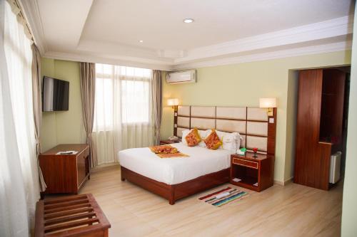 Deluxe Double Room image 10