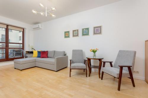 Spacious Apartment Near the Vistula River by Noclegi Renters, Varšava