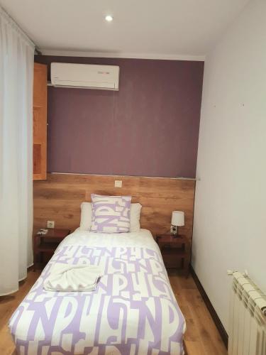 Single Room image 3