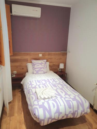 Single Room image 4