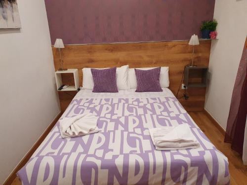 Small Double Room image 6