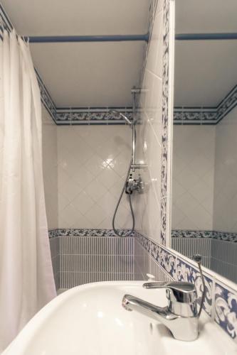 2 bedrooms, 4 beds