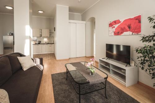 Superior One-Bedroom Apartment image 9
