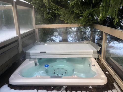 Stoneridge 32 | Spacious Townhome w/ Ski Access, Private Hot Tub & Covered Parking in Whistler, Canada