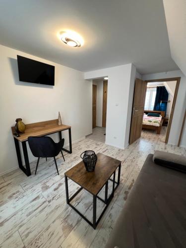 Ostoya Twoya Ostoya Twoya