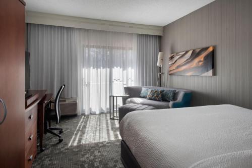 Courtyard by Marriott Mahwah