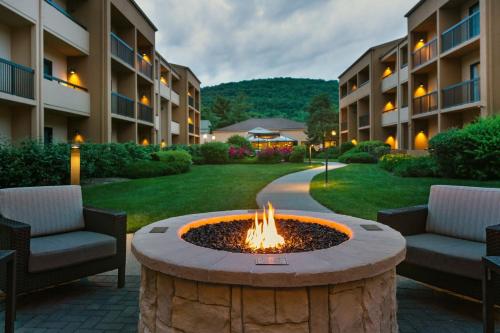 . Courtyard by Marriott Mahwah