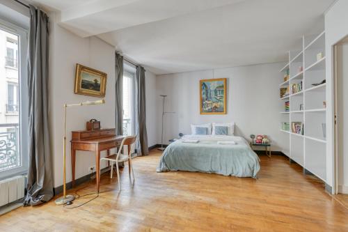 Spacious & lovely flat-Up to 10 guests-Paris 10, Parigi (foto 8)