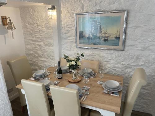 Drift Cottage - Fishermans Cottage Brixham harbour