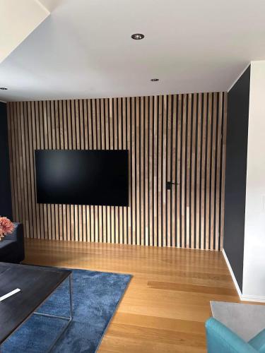 4 bedrooms, 5 beds