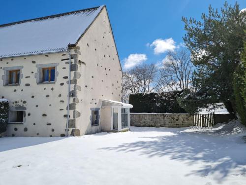 Gîte Rural - Grange des Pres Blancs chaîne des puys - Accommodation - Le Vernet-Sainte-Marguerite
