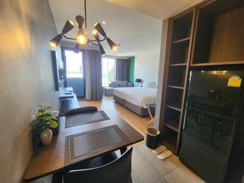 room detail thumbnail 1