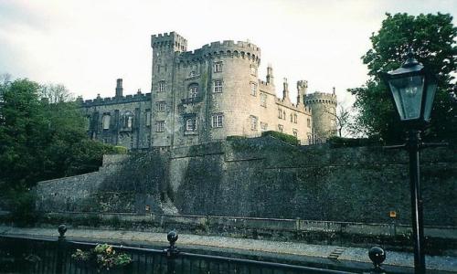 The Waterfront Townhouse Accommodation - image 2