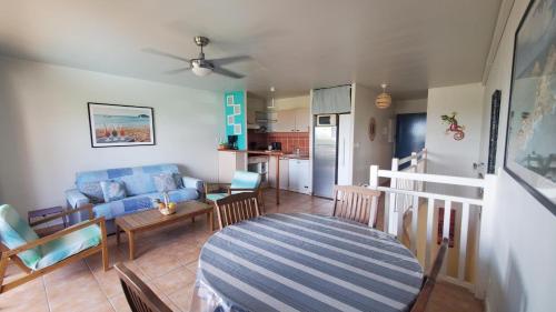 Duplex T2, 4 adultes, piscine, plage à proximité, Le Gosier (photo 5)