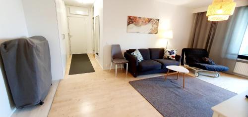 Top floor 51m2, Balcony, 150 M WiFi, free own parking place, 300m Metro, Helsinky (fotografie 6)